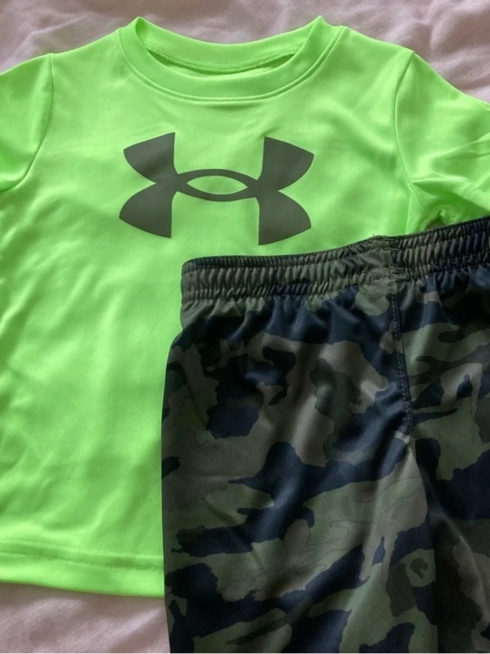 Under Armour Neon Camouflaged Shorts Top set 6254 - Picture 3 of 6